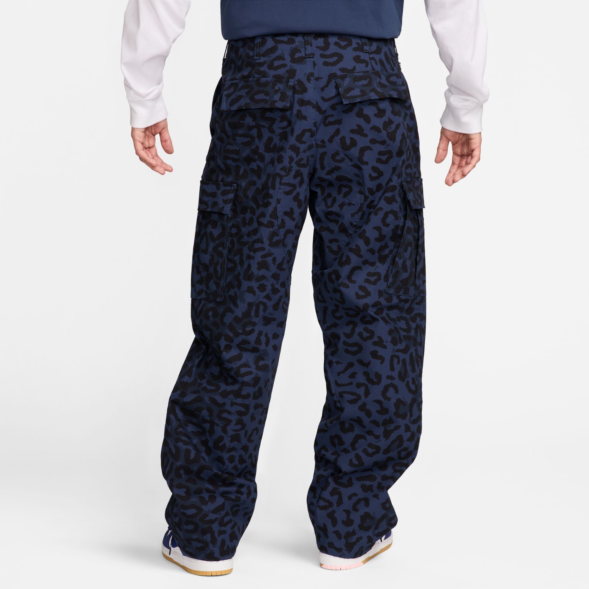 Nike SB Kearny Cargo Pant Midnight Navy AOP Animal Print