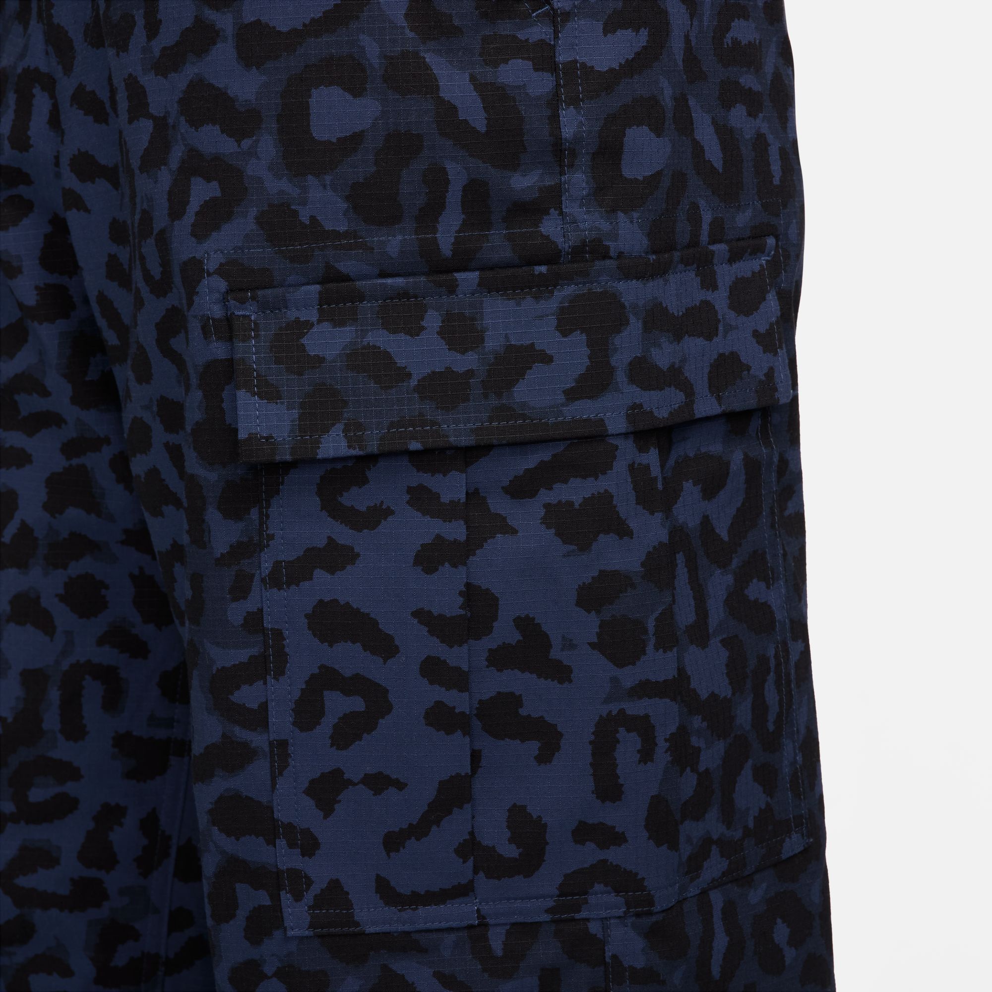 Nike SB Kearny Cargo Pant Midnight Navy AOP Animal Print