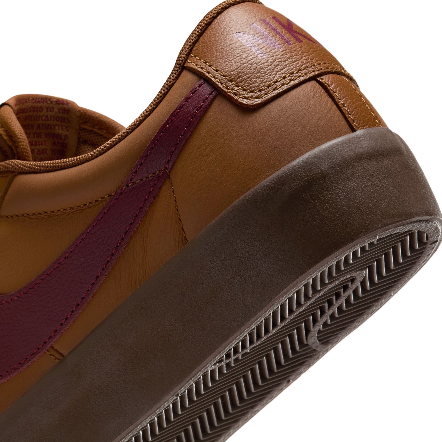 Nike SB Blazer Low Pro GT Light British Tan/Gum/Team Red