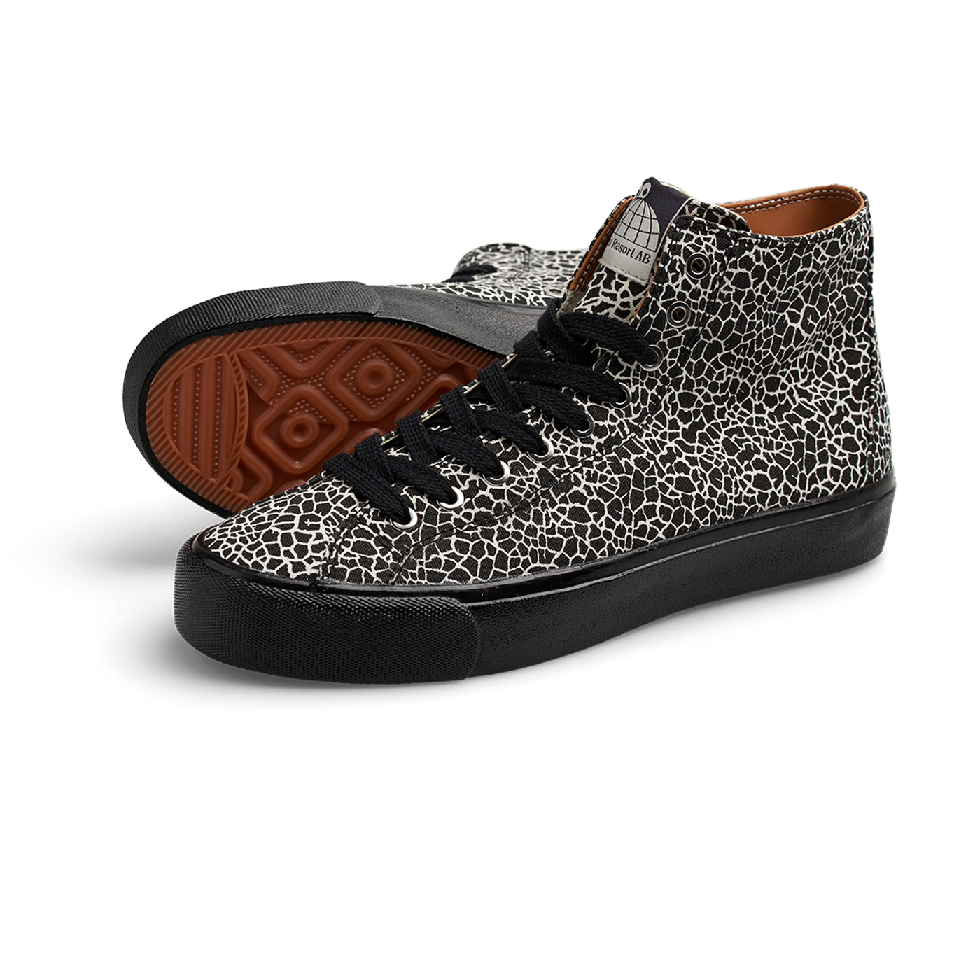 Last Resort AB VM003 Canvas Hi (Cracked Black White)
